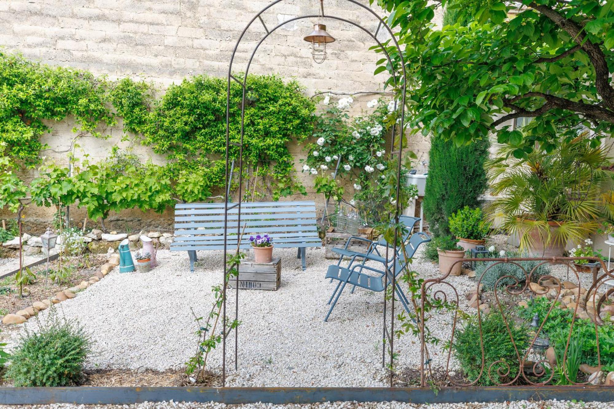 Bed & Breakfast D'hotes L'oreliane En Provence Only Adult 3*