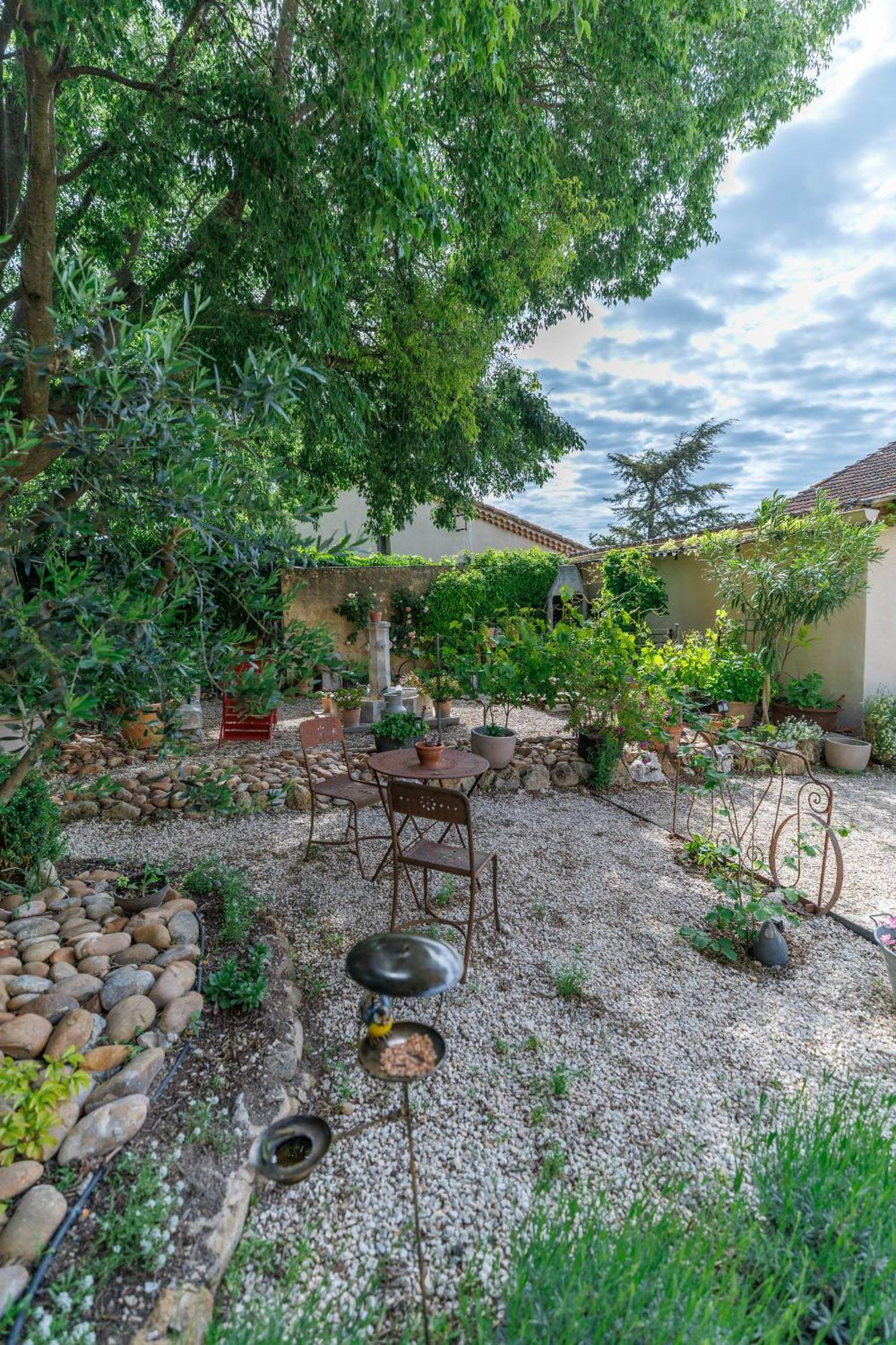 Bed & Breakfast D'hotes L'oreliane En Provence Only Adult