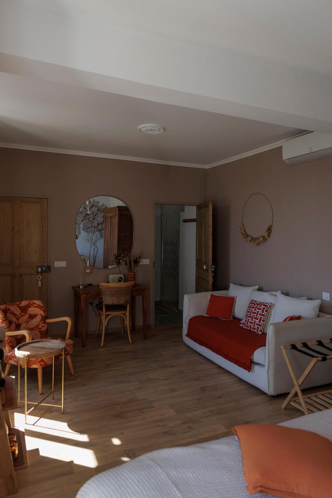 D'hotes L'oreliane En Provence Only Adult Bed & Breakfast 3*