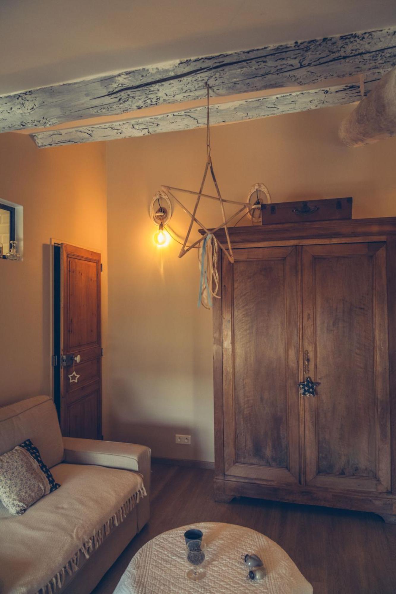 D'hotes L'oreliane En Provence Only Adult Bed & Breakfast