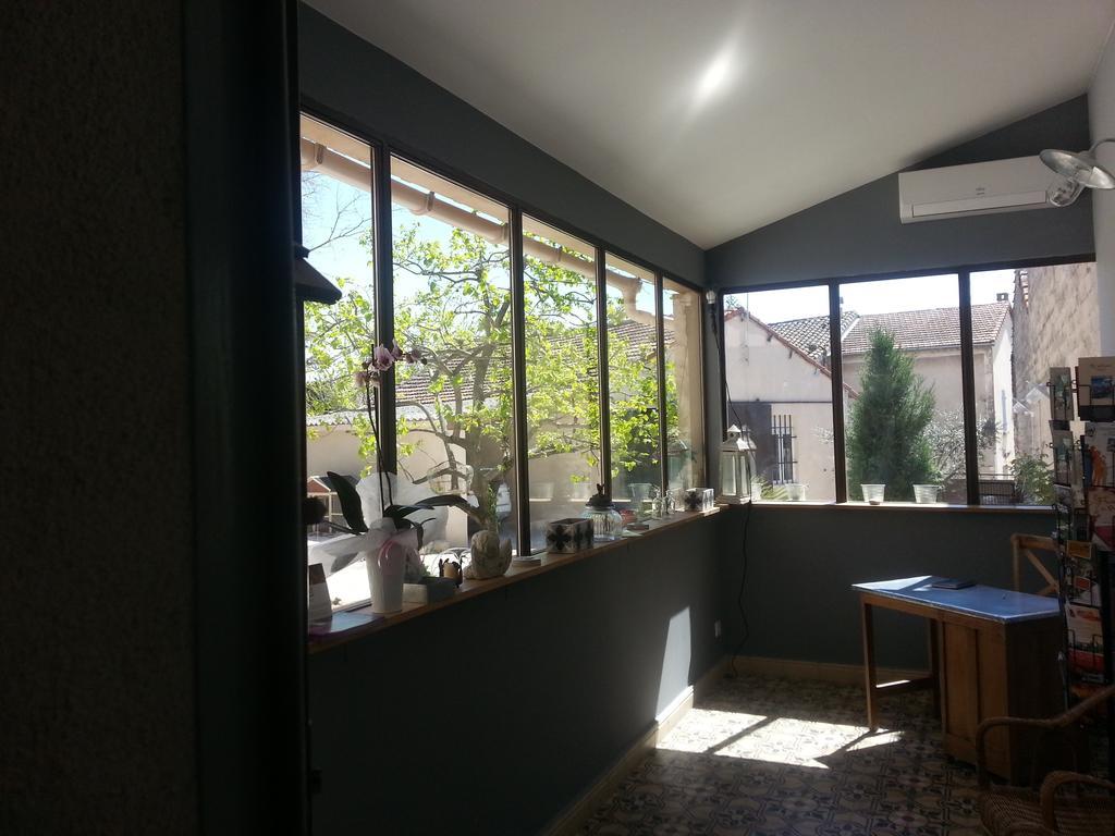 Bed & Breakfast D'hotes L'oreliane En Provence Only Adult 3*